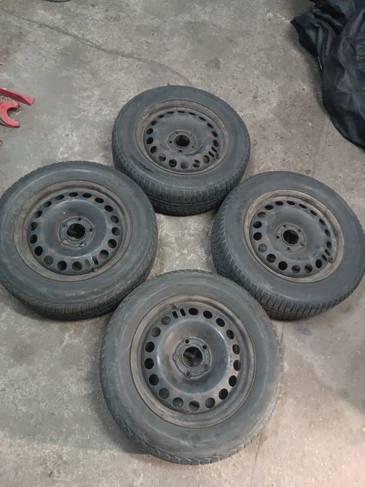 Komplet kół stalowych 5x115 Astra J opony zimowe 215/60R16