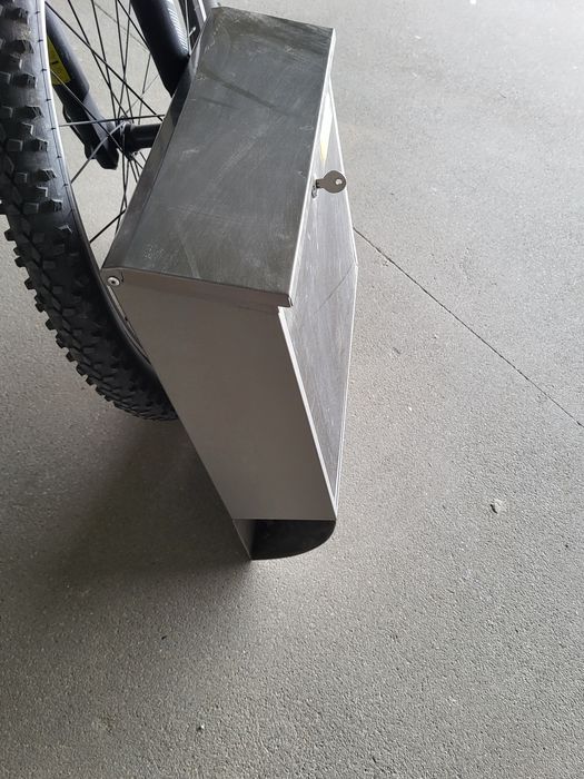 Skrzynka na listy srebna