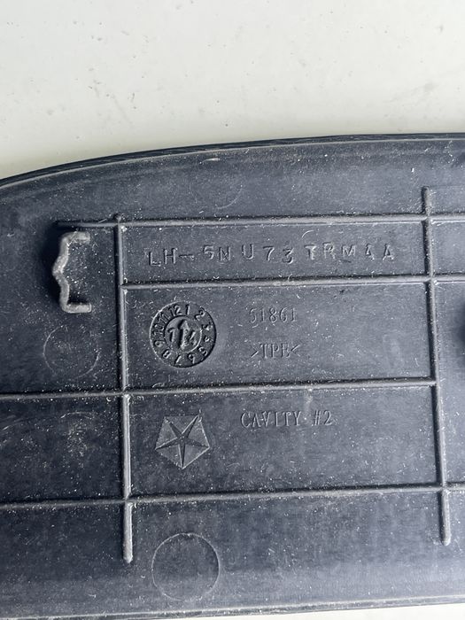 Резиновий коврик в карту дверей jeep dodge