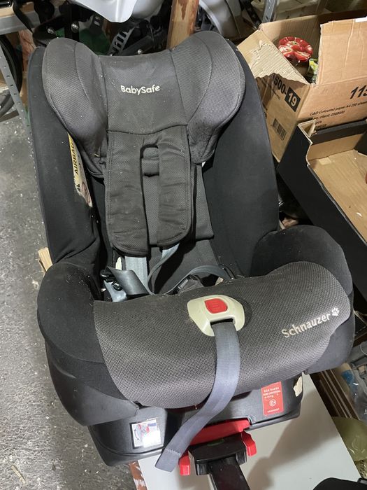 Fotelik dzieciecy samochodowy z baza isofix przodem lub tylem do jazdy