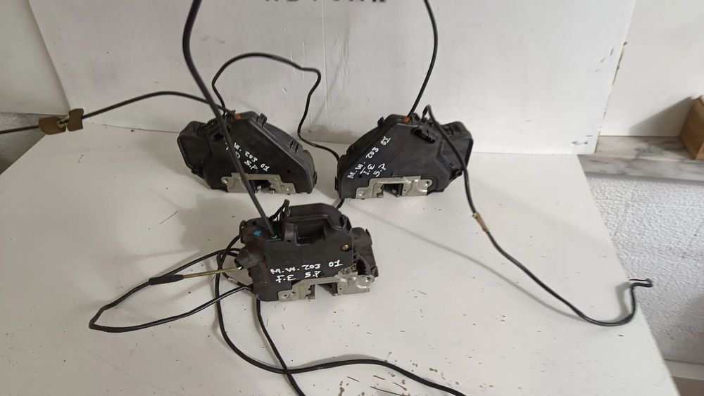 Fechaduras Mercedes w203 classe C c220 2005