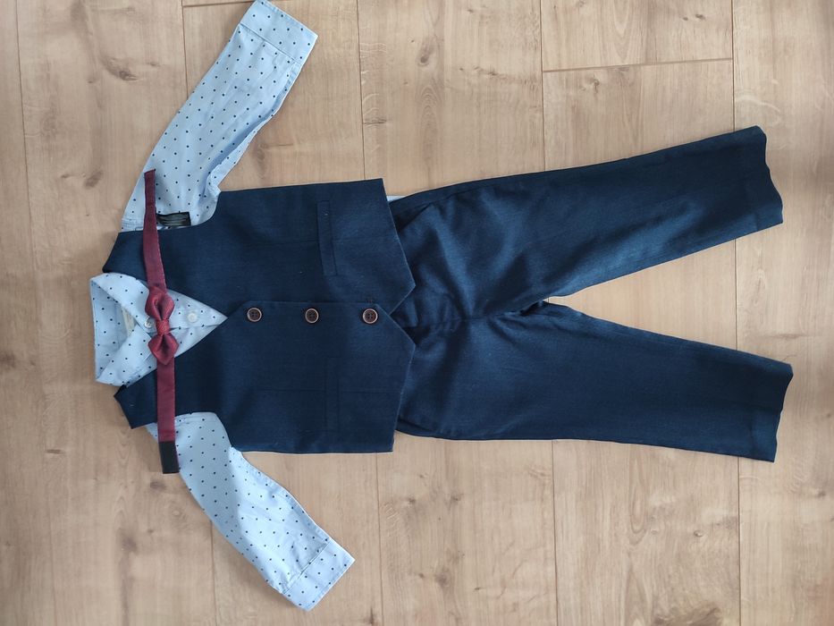 Zestaw koszula, kamizelka spodnie, mucha i buciki