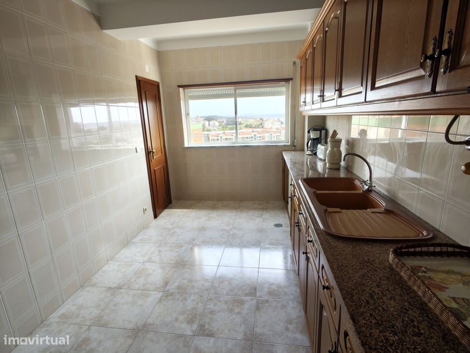 Apartamento com Excepcional Área e Localização - Buarcos