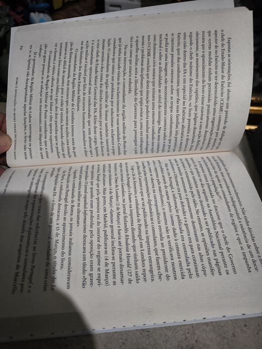 Livro Rumo À Revolução - Os Meses Finais Do estado novo