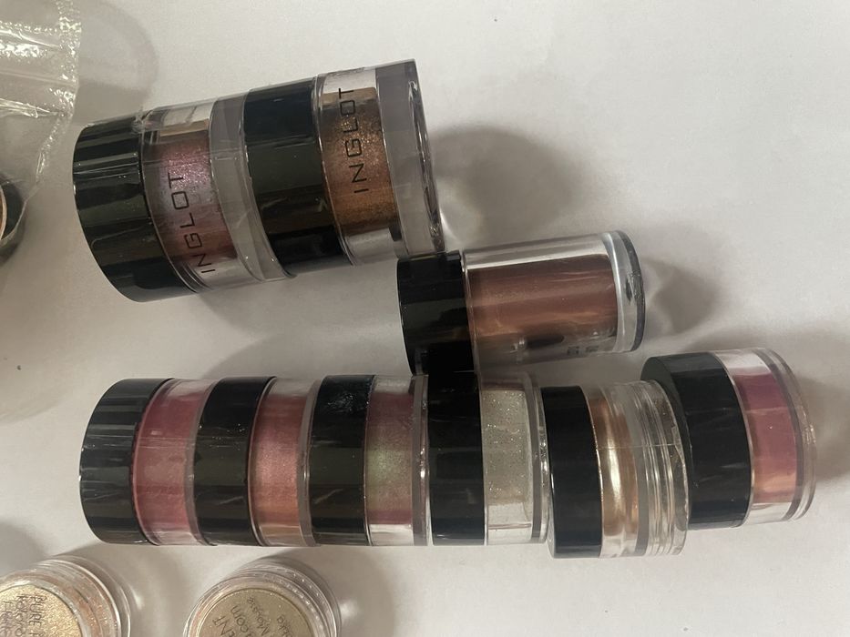 Zestaw kosmetykow huda, mac, pigmetlove