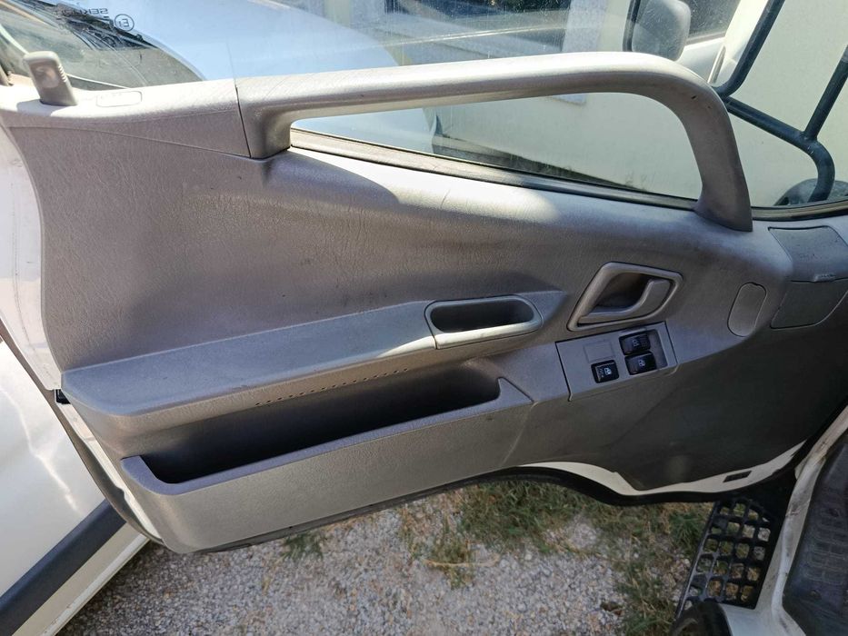 Mitsubishi Canter 2.8 TD — Tri-basculante | Pronta a trabalhar!