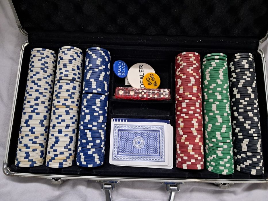 Mala de poker como novo