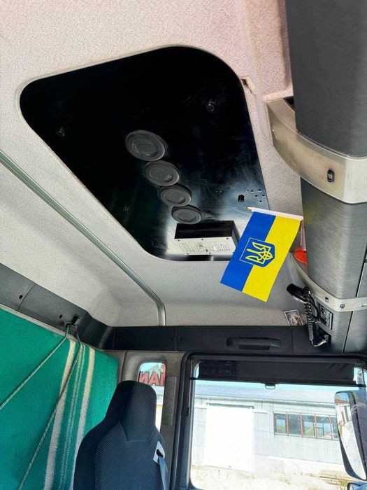 Самоскид повнопривідний з 25 кубовим герметичним кузовом