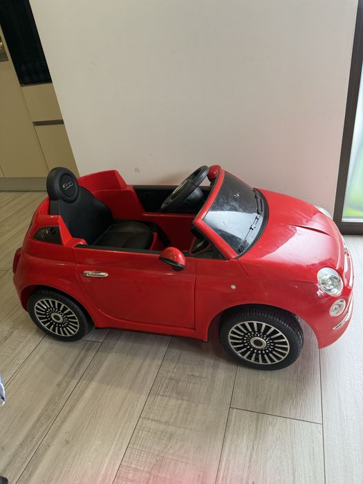 Carro FIAT elétrico para criança