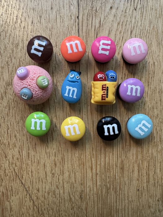 Charms Crocs M&M przypinki nowe