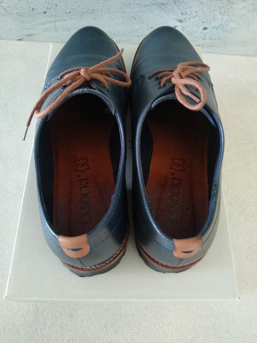 Damskie skórzane półbuty typu Oxford LASOCKI