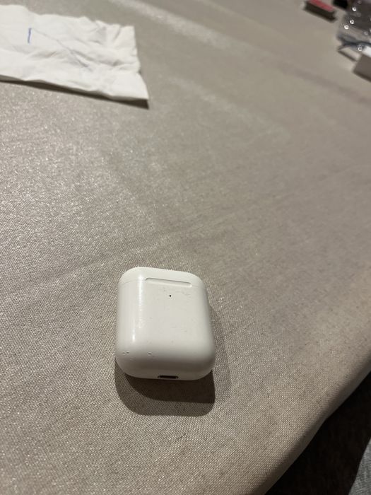 Air pods apple.64585755316866121