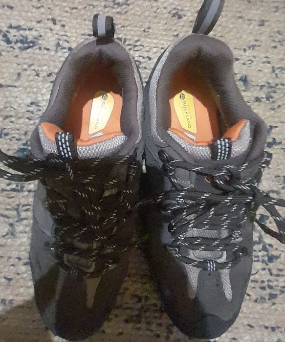 Tênis rockland novos