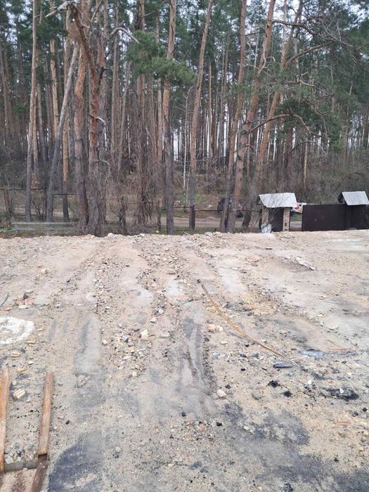 Ділянка з ФУНДАМЕНТОМ біля Парку