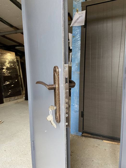 Двері вхідні Українські