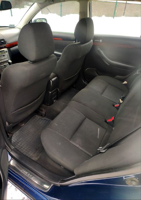 Toyota Avensis kombi 2 litry diesel
