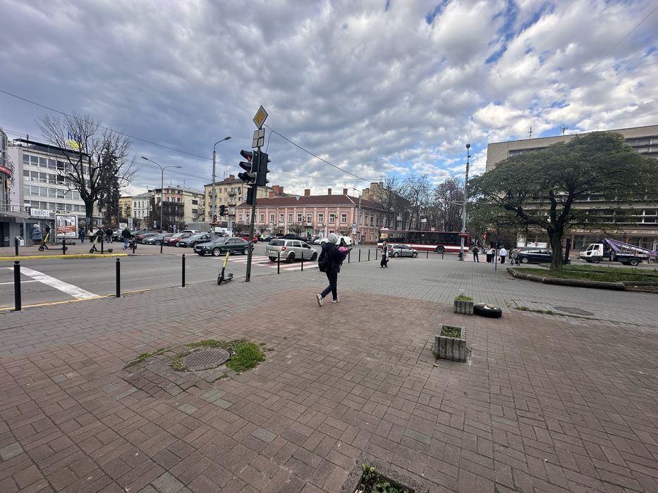 Продам комерційне приміщення в самому центрі Івано-Франківська 106м2