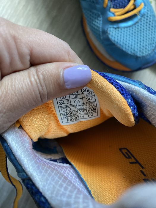 крутые кроссовки asics