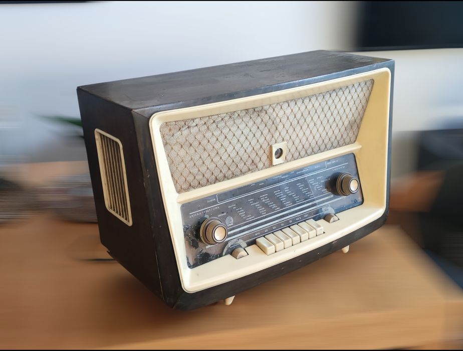 Zabytkowe radio Tatry 3281 Antyk