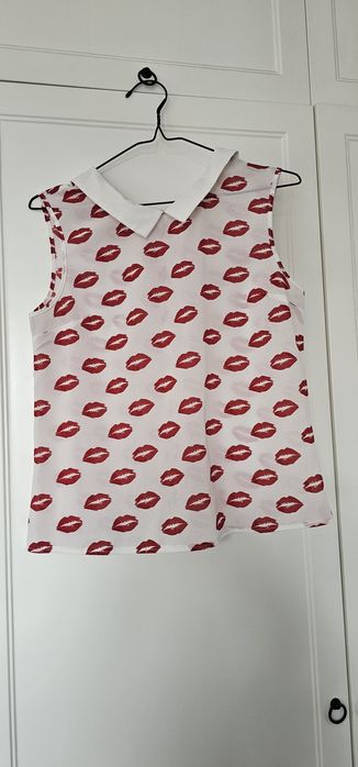 Bluzka bez rękawków z kołnierzykiem