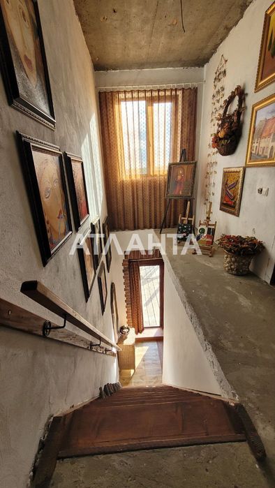 Будинок в Остриці