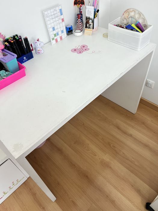 Estante e secretaria