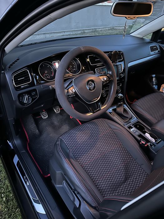 Продам Volkswagen Golf 7 2.0 TDI Allstar 2016 року.