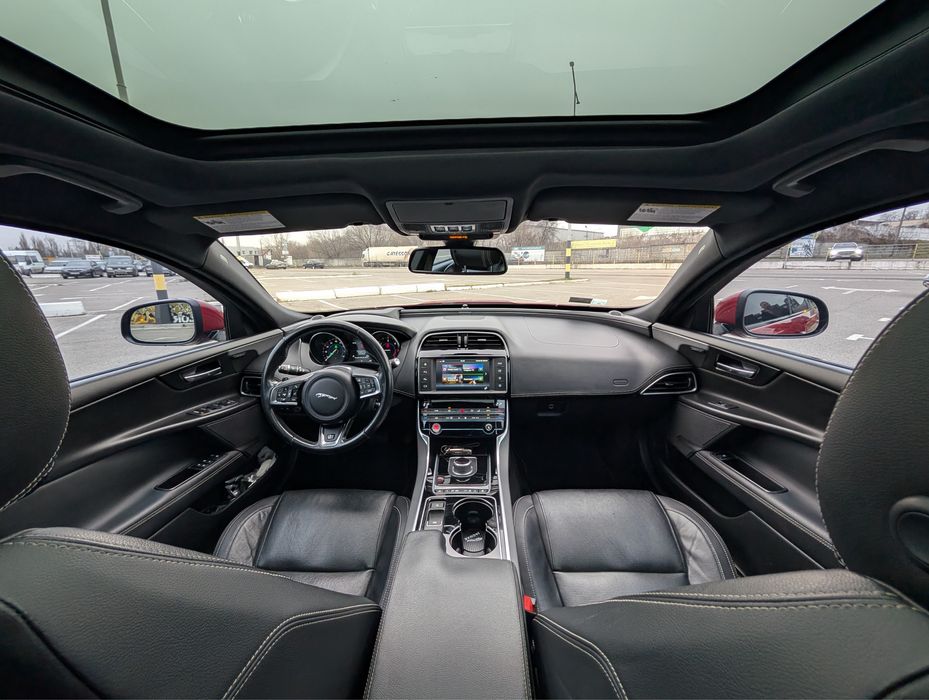 Продам JAGUAR XE X760 R - SPORT 2017г.