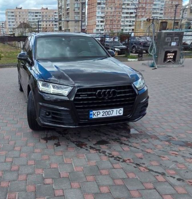 Audi Q7 у відмінному стані