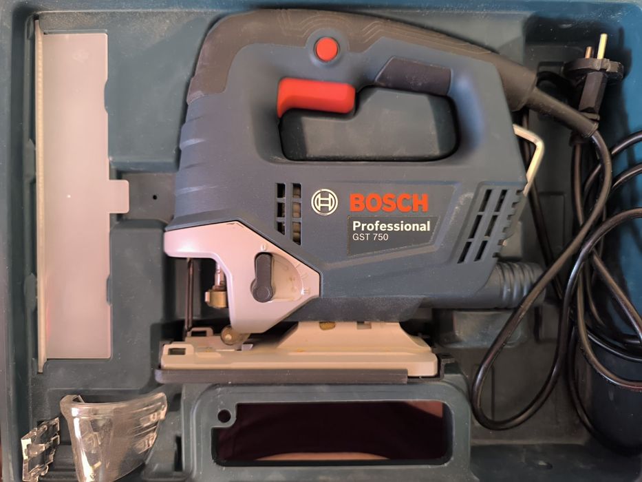 Лобзик Bosch GST 750 Professional