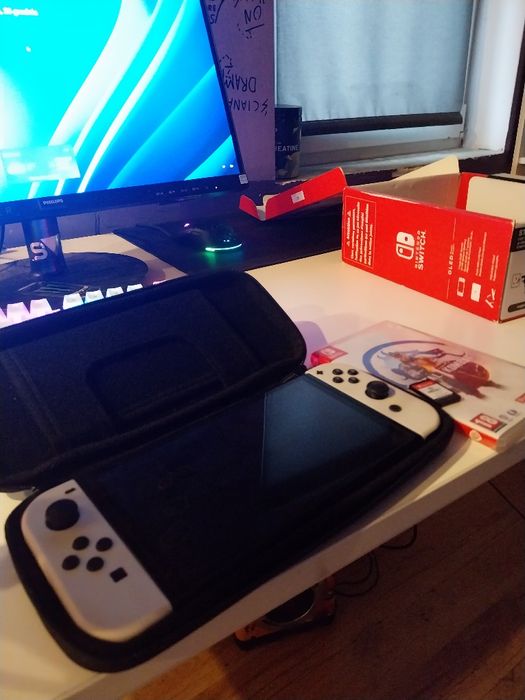 Konsola Nintendo Switch OLED + 2 gry