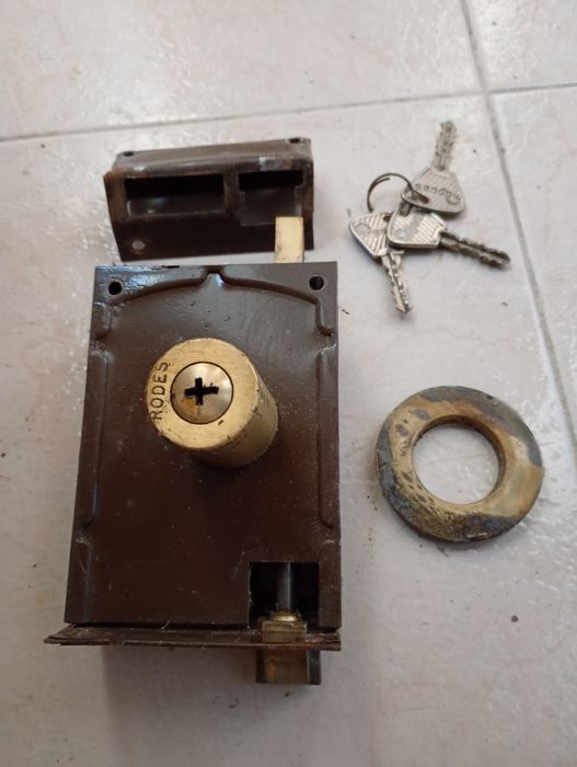 Fechadura de Porta Rodes