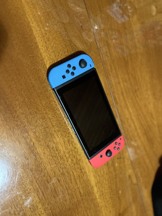 Продам Nintendo switch.