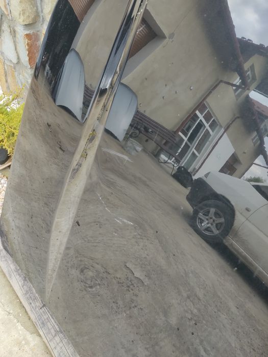 Капот BMW X1 U11 з дефектом