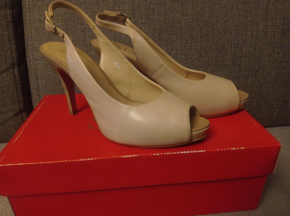 Pantofle, buty, szpilki Sala rozm.36