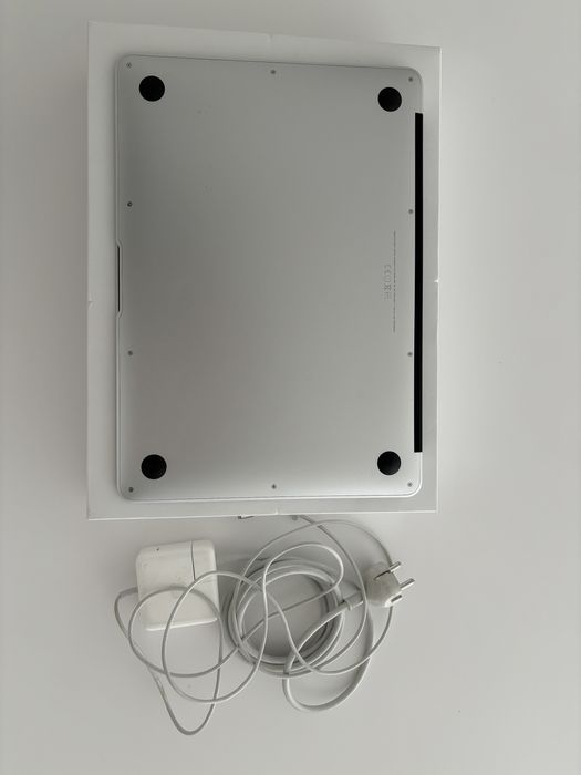Silver MacBook Air495690643187978244