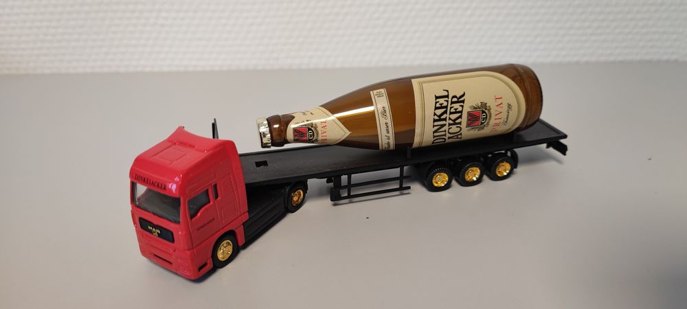 Колекція масштабних моделей авто вантажівок. Масштаб 1:87.