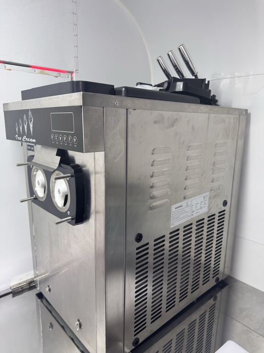 Фризер для мʼягкого морозива