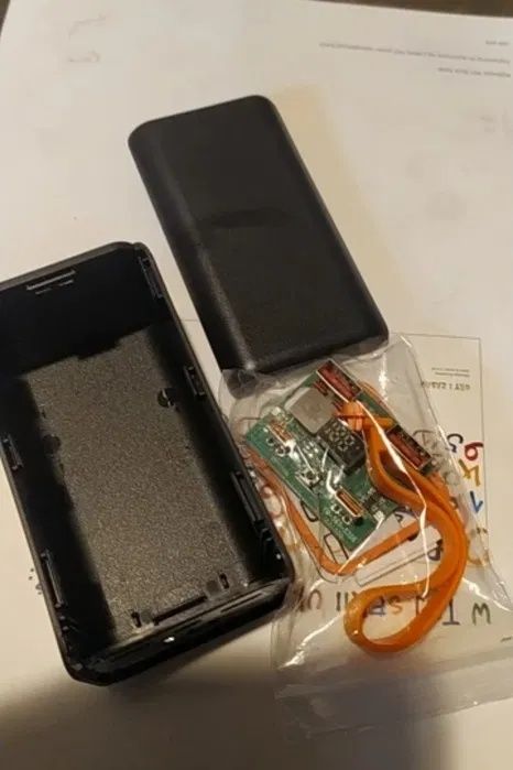 Корпус повербанку 4х21700 22,5w, швидка зарядка QC