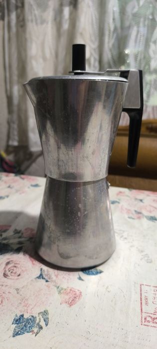 Гейзерная кофеварка 0.6 л