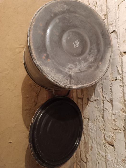 Крышки эмалированные.Кастрюля эмалированная 40 л.Таз эмалированный.