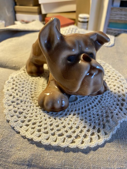 Figurka pies Buldog KUKA