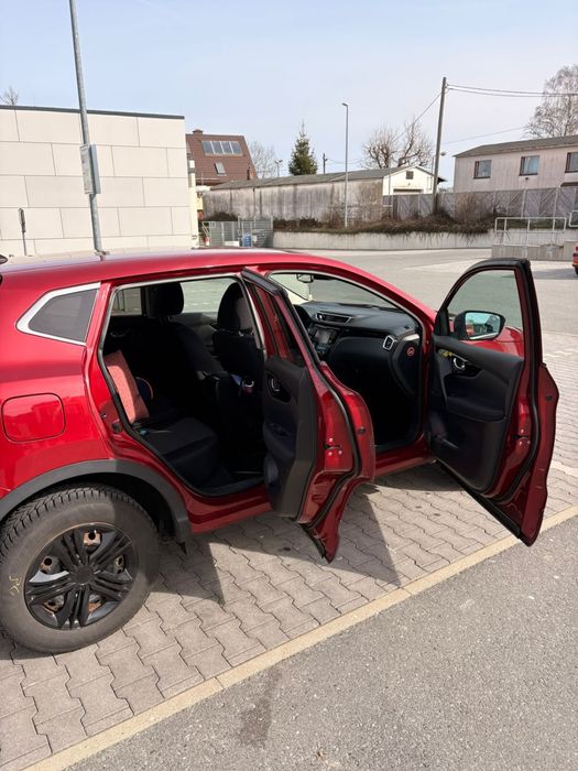 Продам автомобіль Nissan Qashqai 1,2 Бензин, 2016 року