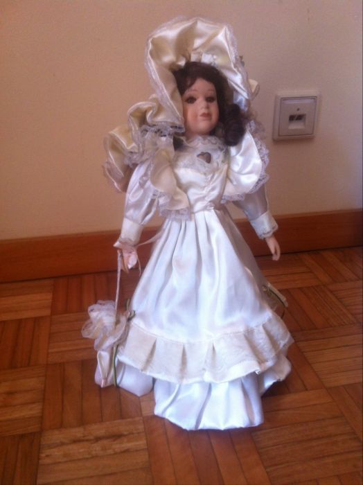 Boneca de porcelana