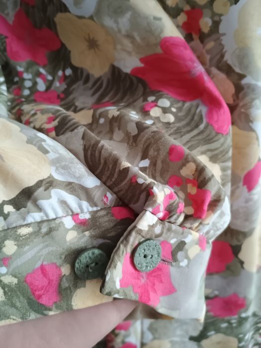 Bluzka w kwiaty roz 48-50