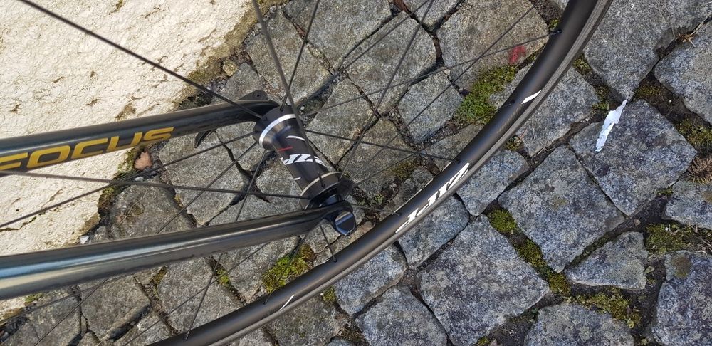 Bicicleta Focus Izalco Carbono