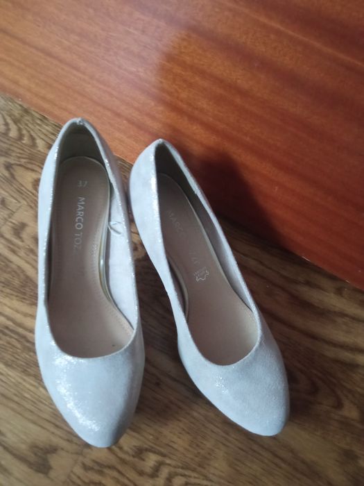 Czółenka r. 37 beż