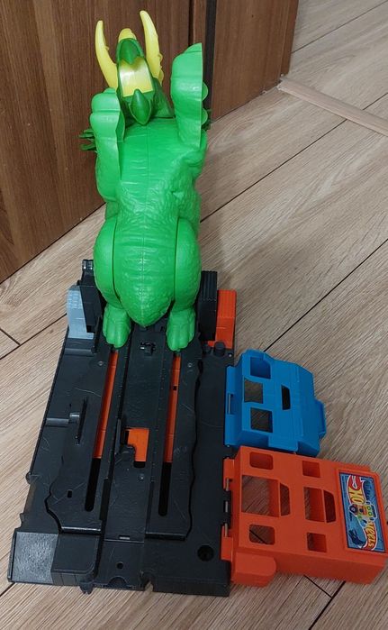 Tor Hot Wheels Tricelatops
