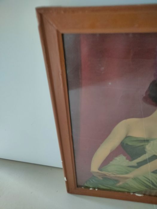 Moldura antiga em madeira.