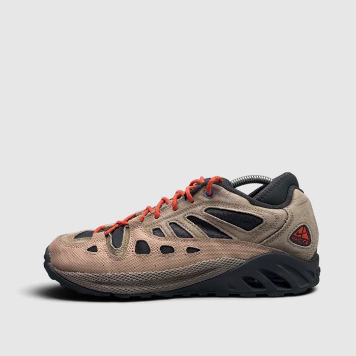 Buty Sportowe Nike Acg Air Exploraid Czarny Morelowy Rozmiar 42.5